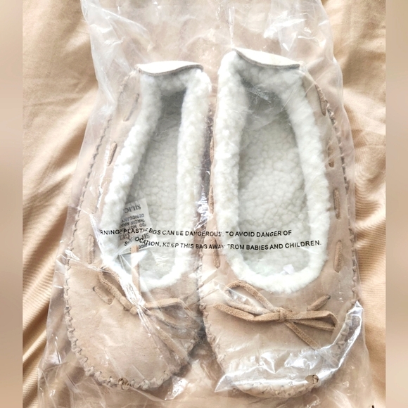 Shoes - New womens moccasins slipper